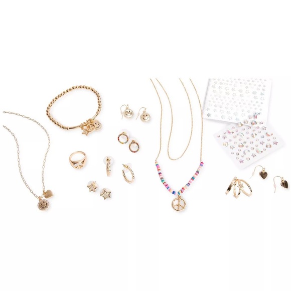 NWT Macy’s 12-Pc. Holographic Advent Calendar Twelve Days of Smiles Gift Set - Picture 3 of 14